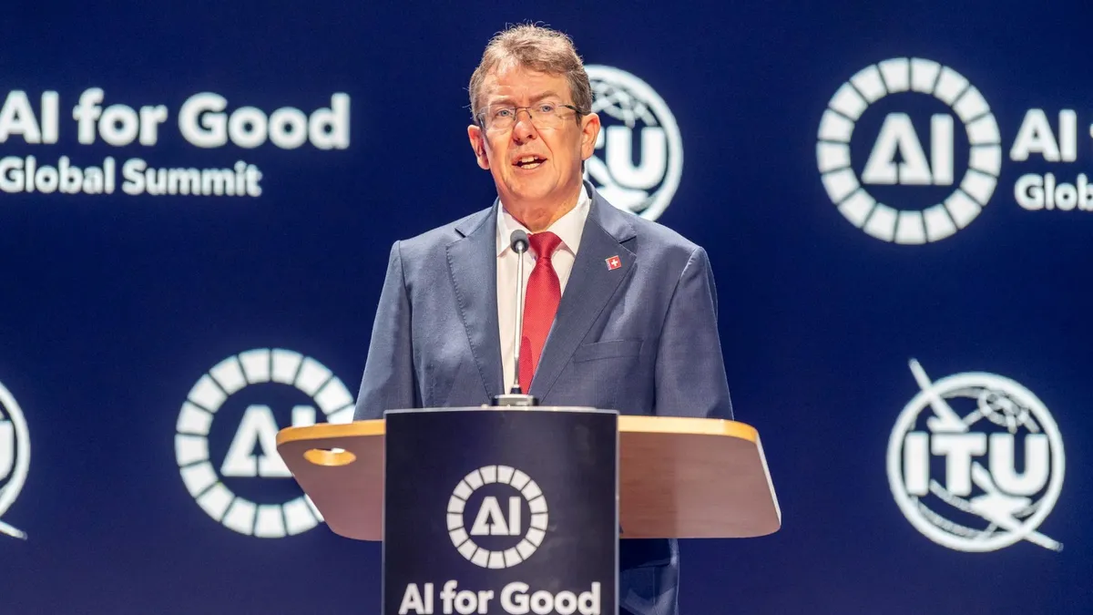 Albert Rösti nyitott és együttműködő AI-fejlesztést sürgetett Genfben