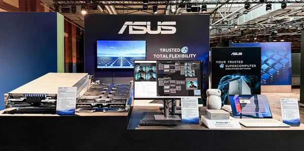 Az ASUS teljes körű vállalati platformot mutatott be az ügynöki AI-hoz
