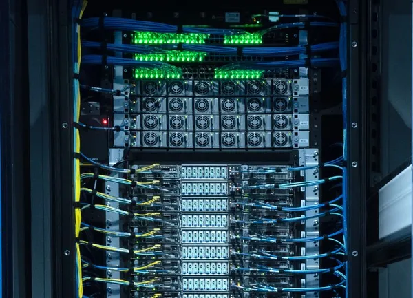 Élőben mutatta be a CoreWeave az NVIDIA GB200 NVL72 teljesítményét