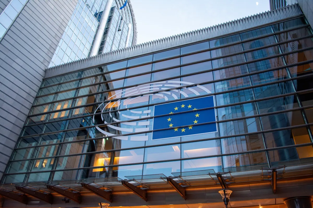 Az EU digitális szuverenitása mögül hiányzik a demokratikus kontroll