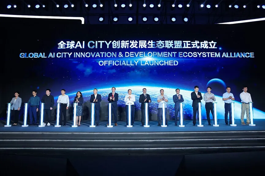Huawei 14 partnerrel globális AI CITY szövetséget indított Sanghajban