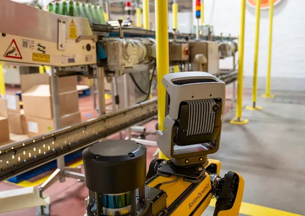 A Boston Dynamics összeköti a vállalati rendszereket és a Spot robotot