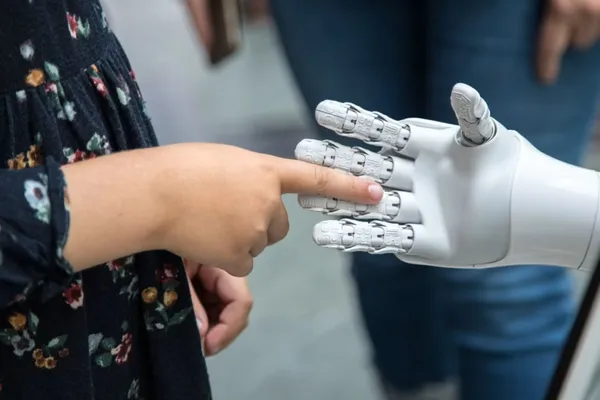 Tapintási adatbázissal tanítják a robotokat tárgyak kezelésére